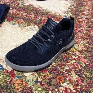 Navy blue Skechers